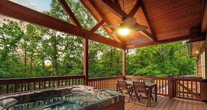 Teal’s Treasure – Secluded Lakeside Cabin for 8!