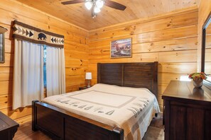 3 bedrooms, iron/ironing board, travel cot, WiFi