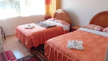 Classic Room, City View | In-room dining