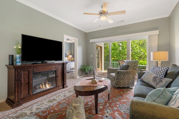 TV, fireplace - *New* Blue Heron Hideaway | Table Rock Lake (Branson)