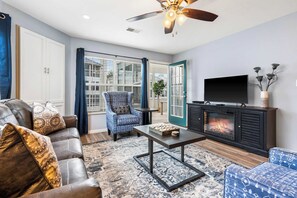 TV, fireplace