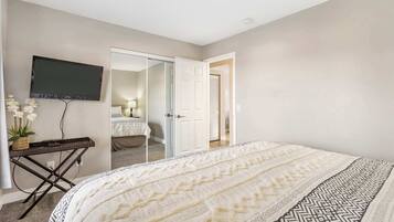 1 غرفة نوم ومكواة/لوح كي وسرير سفر وواي فاي