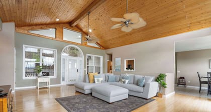 The Greenview Manor | Lake Views