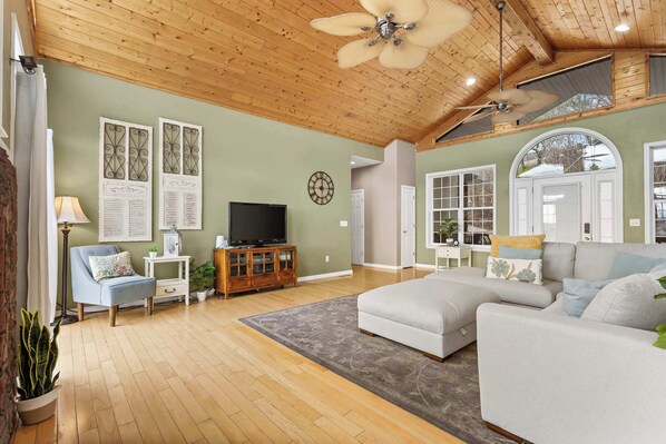 TV, DVD player, offices