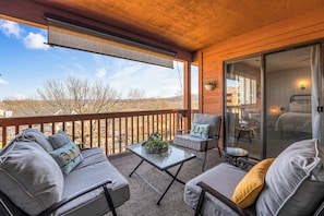 Property grounds - Bright Stylish Condo w/ Balcony (Branson)