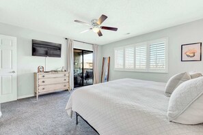 2 bedrooms, iron/ironing board, travel crib, WiFi - Bright Stylish Condo w/ Balcony (Branson)