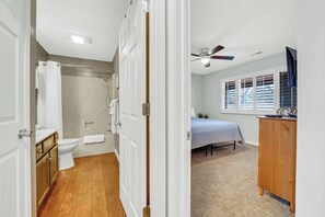 2 bedrooms, iron/ironing board, travel cot, WiFi