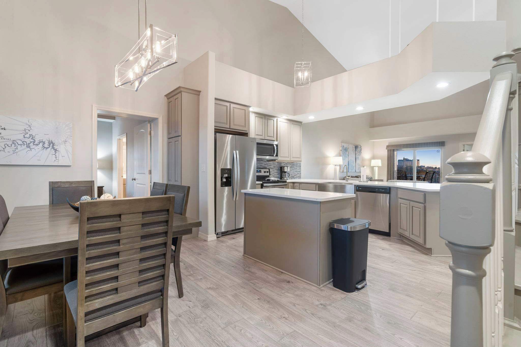 ثلاجة، ميكروويف، فرن، موقد طهي مسطح