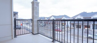 2 Room Modern Home in Findlay Creek!