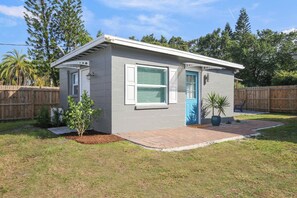 Exterior - Bungalow Near Downtown Orlando, Winter Park, Major Hospitals, and Disney! (Orlando)