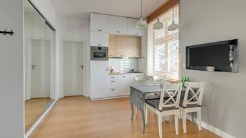 Apartamento conforto | 1 quarto, ferros/tábuas de passar roupa, Wi-Fi de cortesia