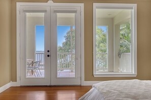 8 chambres, fer et planche à repasser, lit parapluie, Wi-Fi