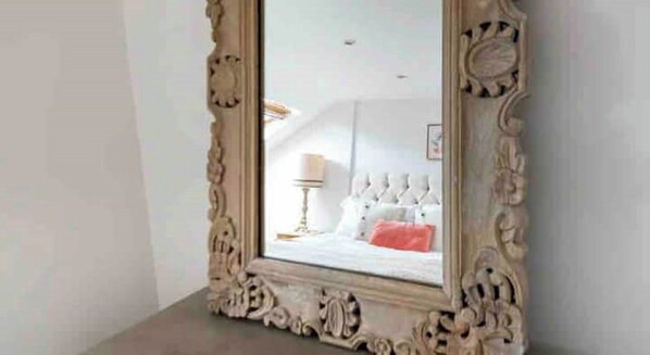 2 多间卧室、办公桌、熨斗/熨衣板、WiFi