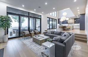 Televisión y chimenea 