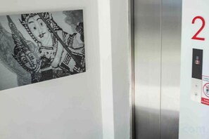 Unclassified image, 4 of 20, button - M1 Hotel (Nakhon Si Thammarat City)