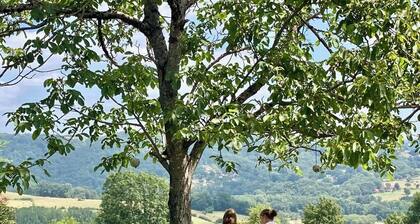 Grande maison traditionnelle en pierre avec vue Ă couper le souffle