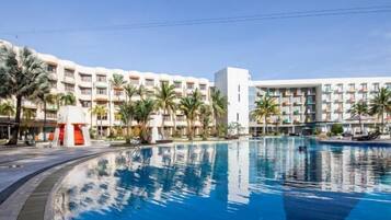 Kolam renang terbuka