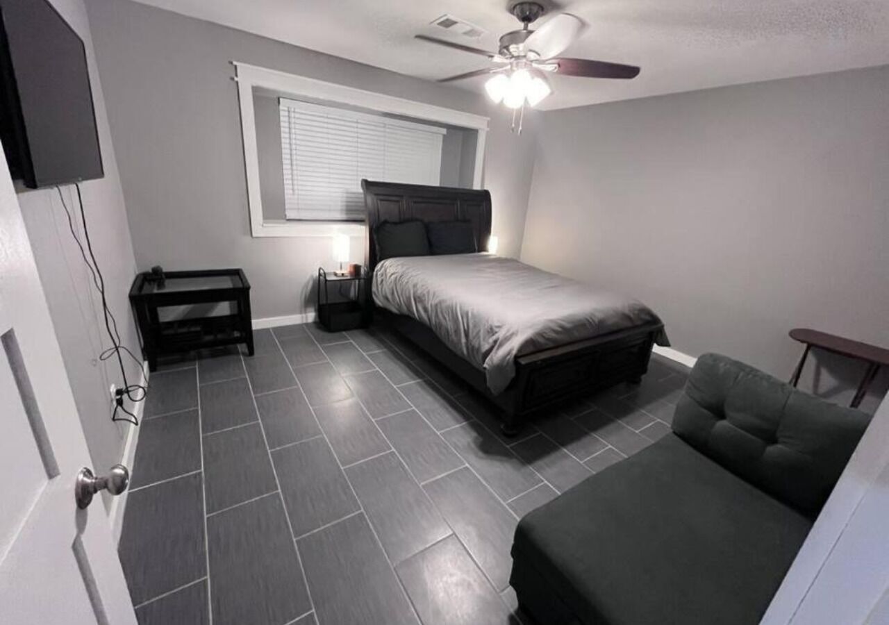 5 habitaciones, escritorio, tabla de planchar con plancha y wifi gratis 