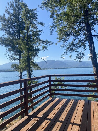 Champagne Sunsets Lakefront with Loft & Dock, View & private waterfront