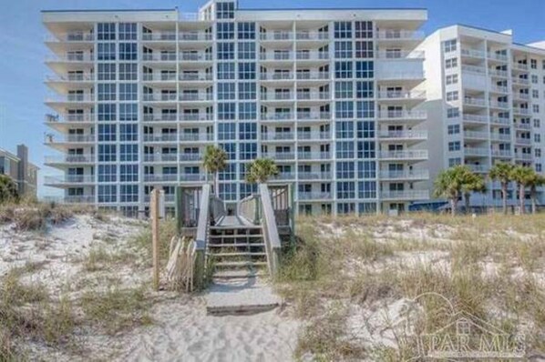 Exterior - SNOW BIRDS! BEACHFRONT! OPEN CONCEPT! STUNNING 100 'of  GLASS! (Pensacola)