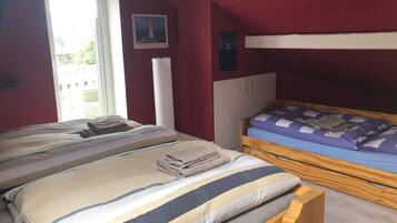 2 bedrooms, WiFi, bed sheets