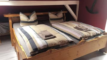 2 bedrooms, WiFi, bed sheets