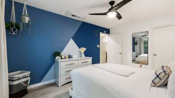 Iron/ironing board, WiFi, bed sheets