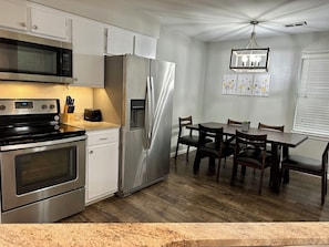 Fridge, microwave, oven, stovetop - 2 BR at Pointe Royale Golf Course. Steps from Lake Taneycomo. Gorgeous views (Branson)