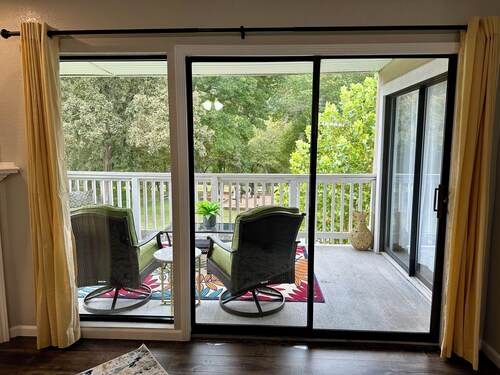 2 BR at Pointe Royale Golf Course. Steps from Lake Taneycomo. Gorgeous views