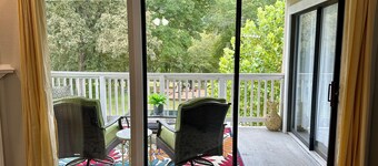 2 BR at Pointe Royale Golf Course. Steps from Lake Taneycomo. Gorgeous views