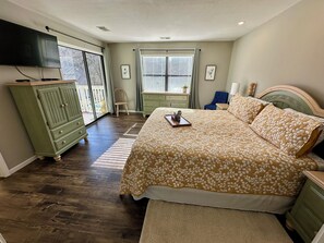 2 عدّة غرف نوم ومكواة/لوح كي وواي فاي وملاءات أسرّة