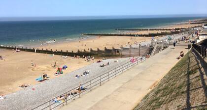 With amazing panoramic views, this is the perfect choice for a seaside holiday.