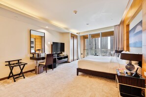 Desk, laptop workspace, blackout curtains, iron/ironing board - Holistay Luxury Homes,  Down Town Direct Access Dubai Mall (Dubai)