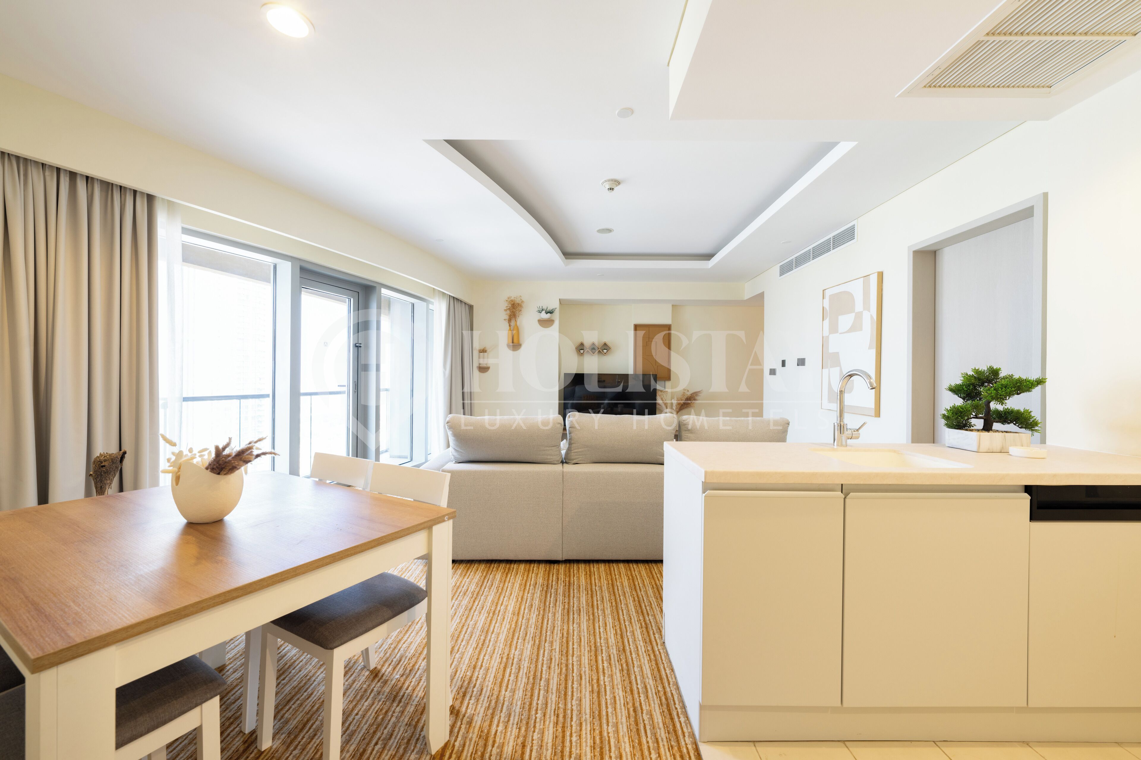 Appartamento | Una scrivania, postazione laptop, tende oscuranti, ferro/asse da stiro