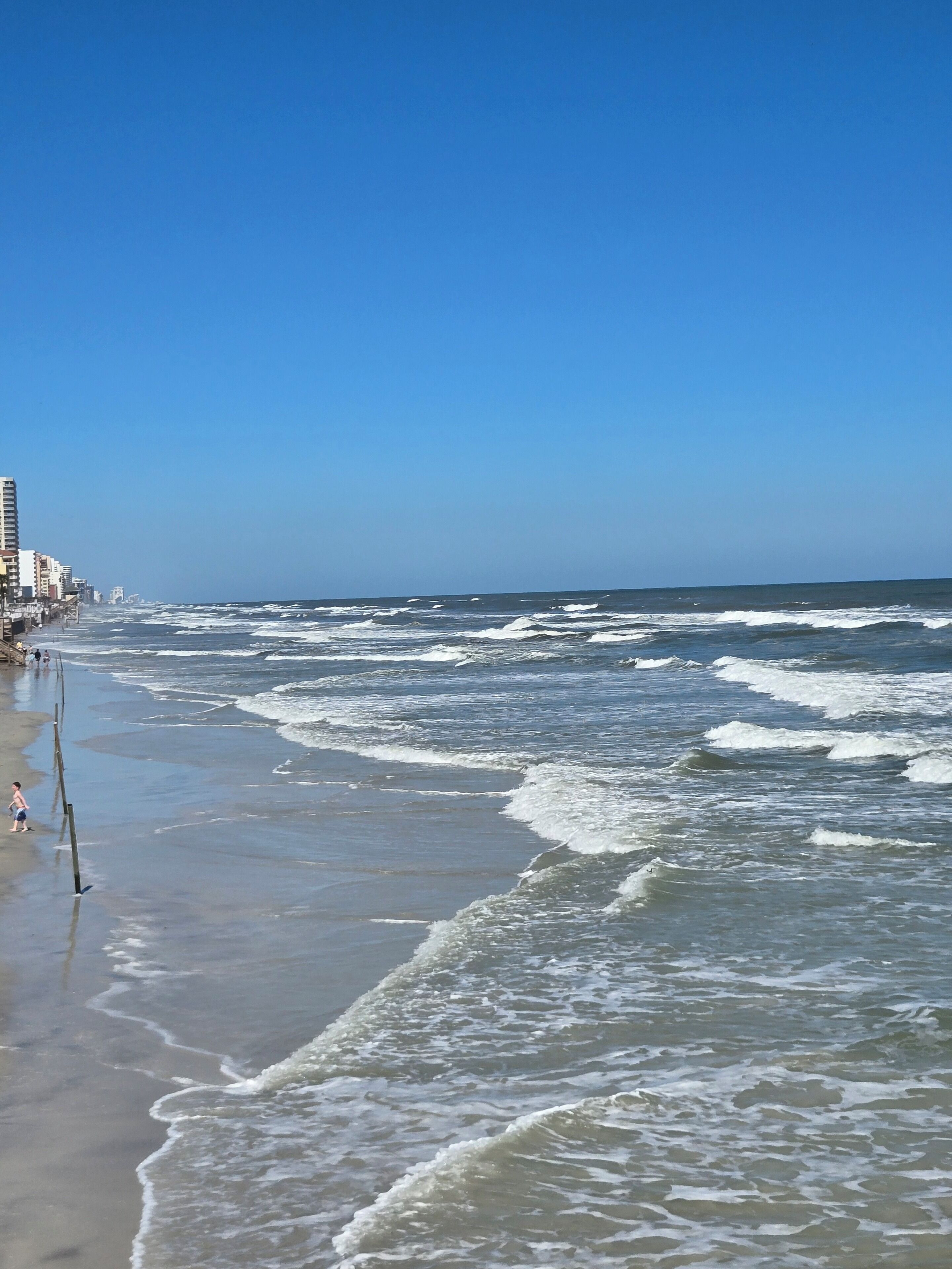 Plage, chaises longues, serviettes de plage