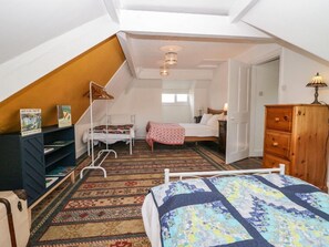 6 habitaciones, escritorio, cuna de viaje y wifi gratis 