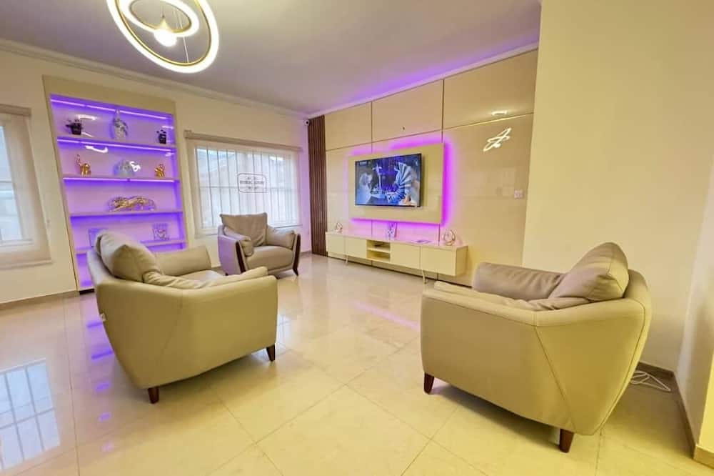 Fryburg luxury hotel and apartment