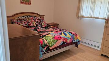 2 bedrooms, WiFi, bed sheets