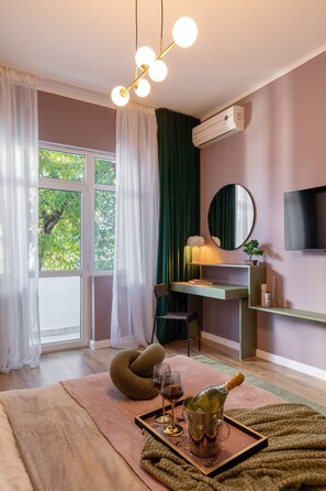 Departamento Confort, 1 cama Queen size, para no fumadores, balcón | 1 habitación, cortinas blackout y tabla de planchar con plancha 