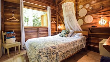 In-room safe, free WiFi, bed sheets