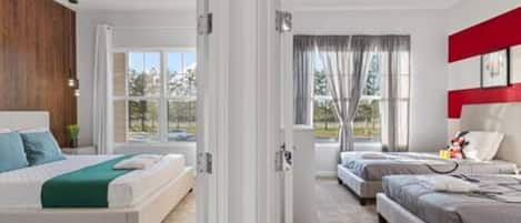 5 chambres, fer et planche à repasser, lit de bébé portatif, Wi-Fi