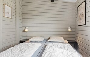 2 bedrooms, travel cot, free WiFi