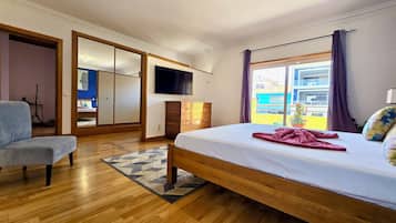 4 habitaciones, escritorio, tabla de planchar con plancha y wifi gratis