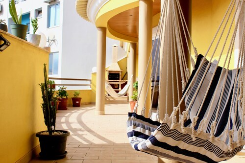 Spacious Penthouse w/ Barbecue, wifi, 2 terraces & Views