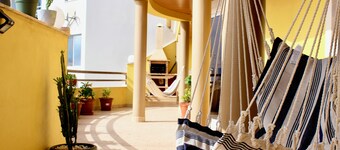 Spacious Penthouse w/ Barbecue, wifi, 2 terraces & Views