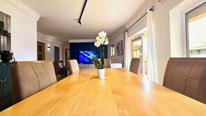 Dining - Spacious Penthouse w/ Barbecue, wifi, 2 terraces & Views (Praia)