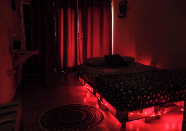 1 camera, Wi-Fi, lenzuola