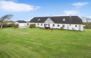 Exterior - 4 bedroom gorgeous home in Vestervig (Vestervig)