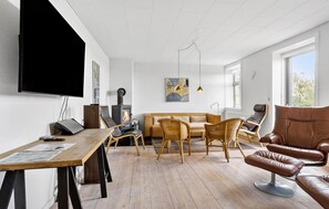 TV, fireplace, foosball - 4 bedroom gorgeous home in Vestervig (Vestervig)