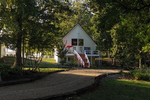 Exterior - "Gardenside Chalet" Walk-in Norfork River Access in Norfork, AR (Norfork)